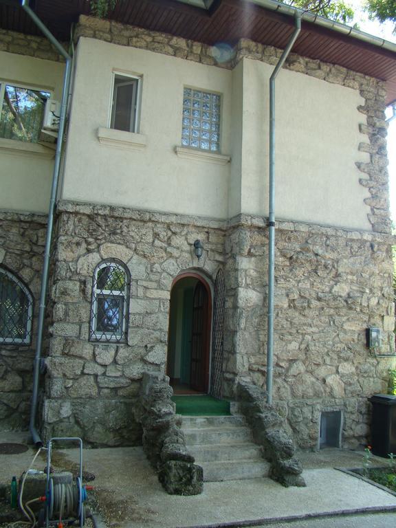 Guest house Casa De Piatra